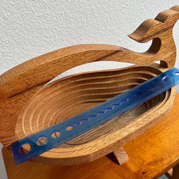 Vintage 1988 Silhouette Baskets Whale Wood Basket Retro Home Decor - Picture 4 of 4